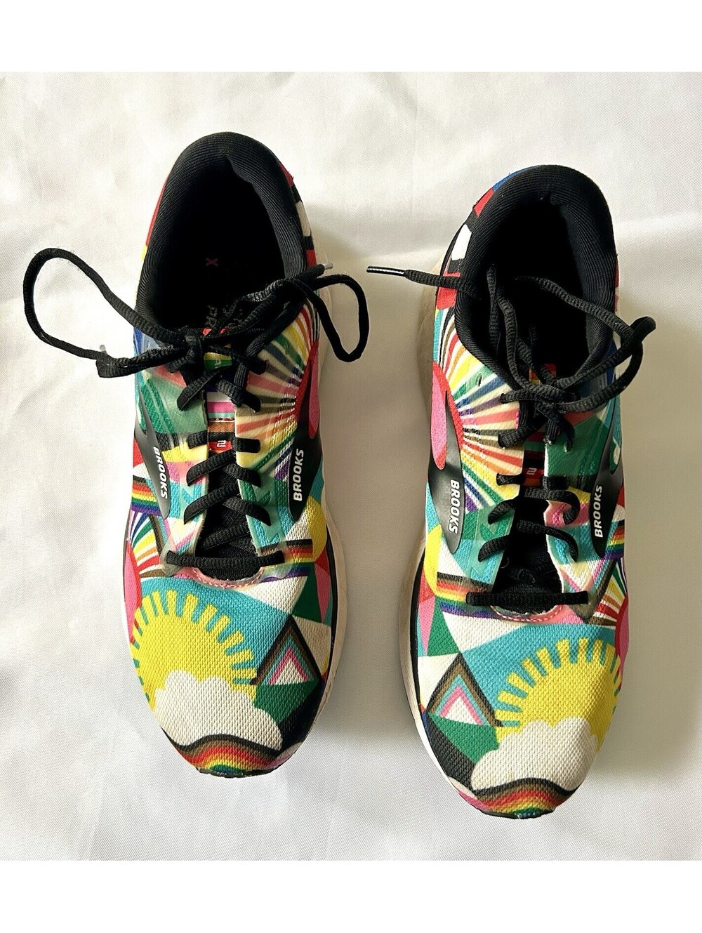 Lisa Congdon x Brooks Trace 2 Pride Design LGBTQIA+ Men’s Size US 9.5 Pre-owned